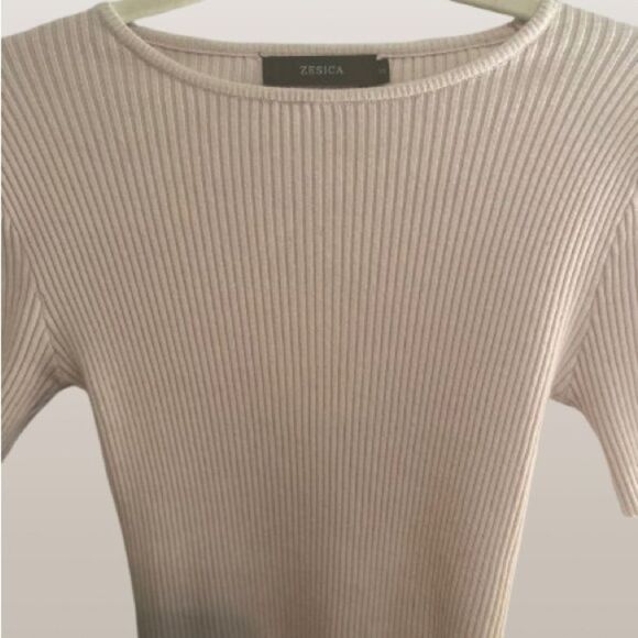 Ribbed Crew Neck Sweater - Picture 2 of 3
